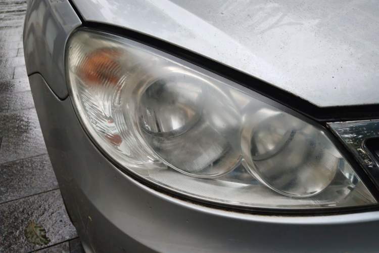 Used Volkswagen Lavida 2011 1.6L Automatic Premium Edition Right Front Headlight
