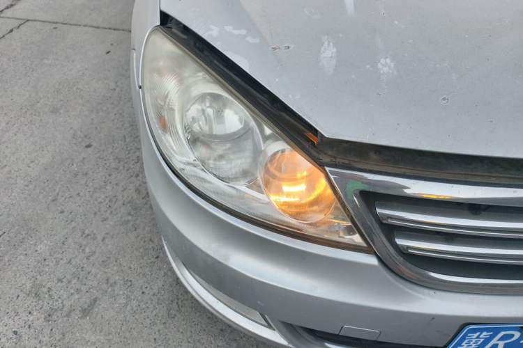 Used Volkswagen Lavida 2011 1.6L Automatic Pinxuan Edition Right Front Headlight
