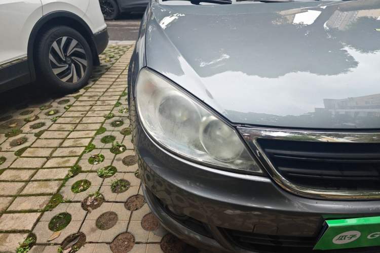 Used Volkswagen Lavida 2011 2.0L Automatic Premium Edition Right Front Headlight
