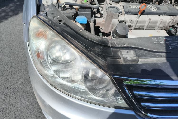 Used Volkswagen Lavida 2011 1.6L Automatic Premium Edition Right Front Headlight