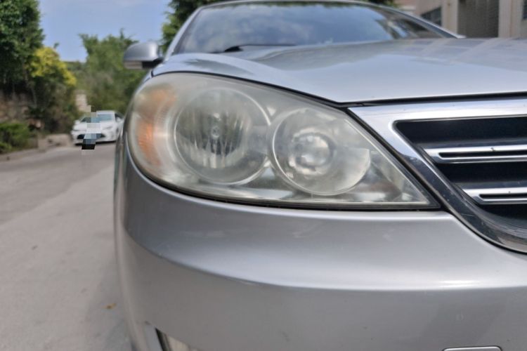 Used Volkswagen Lavida 2011 1.4 TSI Manual Prestige Edition Right Front Headlight