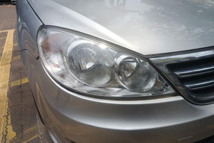 Used Volkswagen Lavida 2011 1.6L Automatic PinYou Edition Right Front Headlight