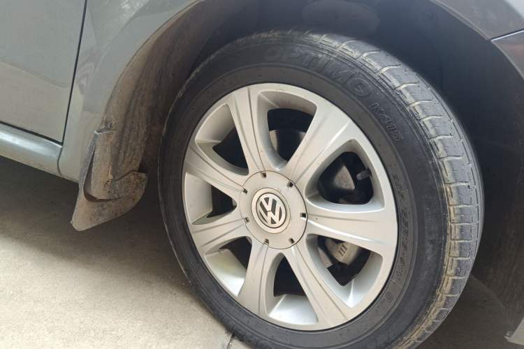 Used Volkswagen Lavida 2011 1.4 TSI DSG Prestige Edition Right Front Wheel Hub