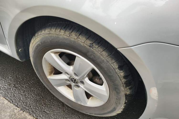 Used Volkswagen Lavida 2011 1.6L Automatic PinYou Edition Right Front Wheel Hub