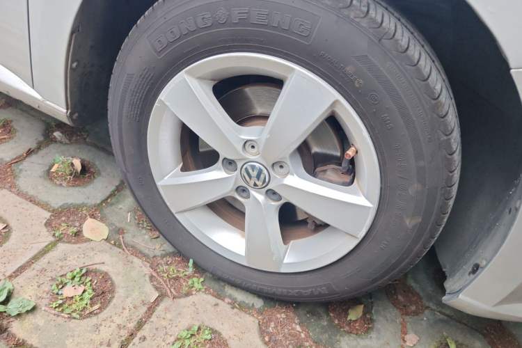 Used Volkswagen Lavida 2011 1.6L Manual Joy Version Right Front Wheel Hub