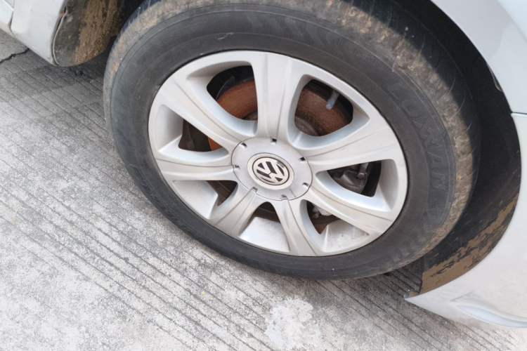 Used Volkswagen Lavida 2011 1.4 TSI DSG Prestige Edition Right Front Wheel Hub