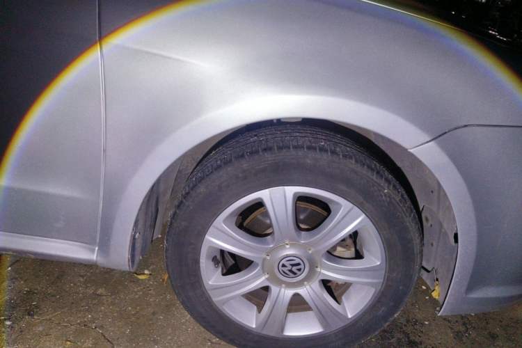 Used Volkswagen Lavida 2011 1.6L Automatic Premium Edition Right Front Wheel Hub