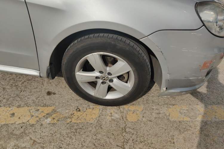 Used Volkswagen Lavida 2011 1.6L Manual Joy Version Right Front Wheel Hub