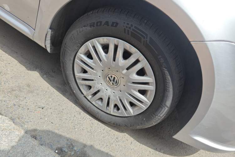 Used Volkswagen Lavida 2011 1.6L Manual Joy Version Right Front Wheel Hub