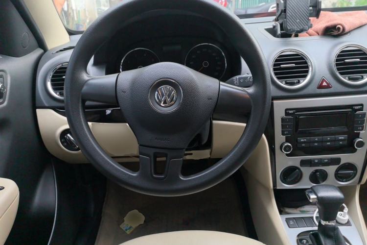 Used Volkswagen Lavida 2011 1.6L Automatic PinYou Edition Steering Wheel