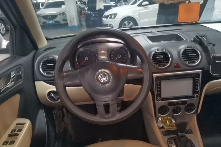 Used Volkswagen Lavida 2011 1.6L Automatic Premium Edition Steering Wheel