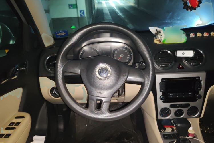 Used Volkswagen Lavida 2011 1.6L Automatic Premium Edition Steering Wheel