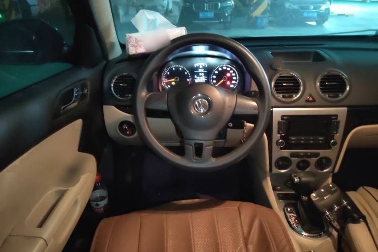 Used Volkswagen Lavida 2011 1.6L Automatic Premium Edition Steering Wheel