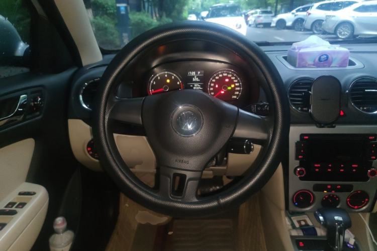 Used Volkswagen Lavida 2011 1.4 TSI DSG Prestige Edition Steering Wheel