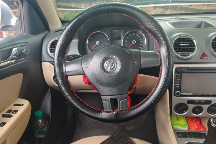 Used Volkswagen Lavida 2011 1.6L Manual - Premium Edition Steering Wheel