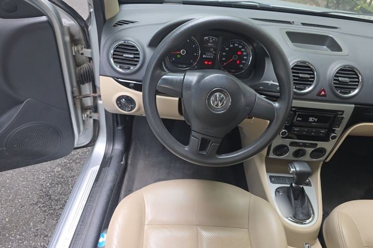 Used Volkswagen Lavida 2011 1.6L Automatic Premium Edition Steering Wheel