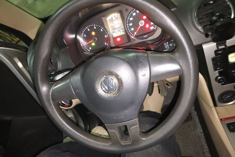 Used Volkswagen Lavida 2011 1.6L Automatic Premium Edition Steering Wheel
