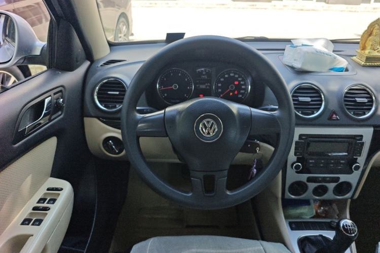 Used Volkswagen Lavida 2011 1.6L Manual - Premium Edition Steering Wheel