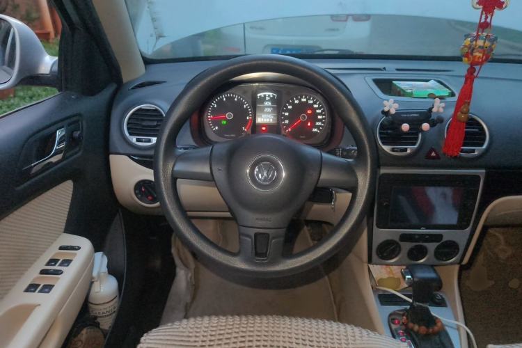 Used Volkswagen Lavida 2011 1.6L Automatic PinYou Edition Steering Wheel