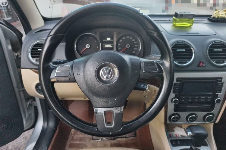 Used Volkswagen Lavida 2011 1.6L Automatic Pinxuan Edition Steering Wheel