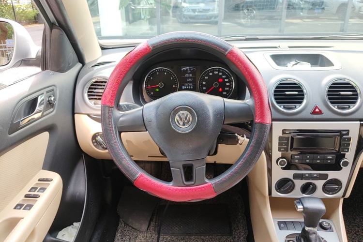 Used Volkswagen Lavida 2011 1.6L Automatic Premium Edition Steering Wheel