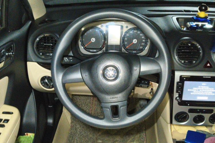 Used Volkswagen Lavida 2011 1.6L Manual - Premium Edition Steering Wheel