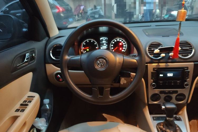 Used Volkswagen Lavida 2011 1.6L Automatic Premium Edition Steering Wheel