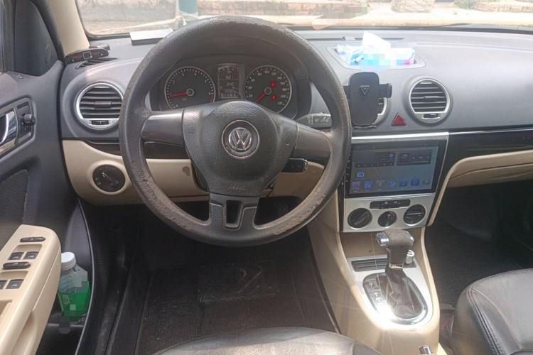 Used Volkswagen Lavida 2011 1.6L Automatic PinYou Edition Steering Wheel