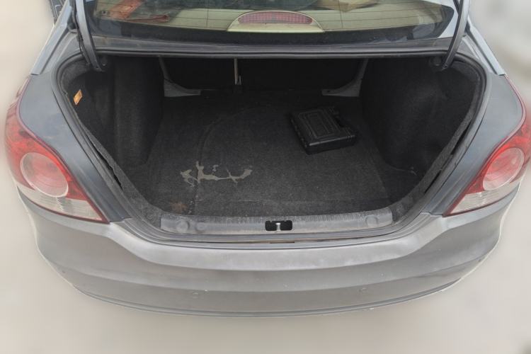 Used Volkswagen Lavida 2011 1.6L Manual - Premium Edition Trunk