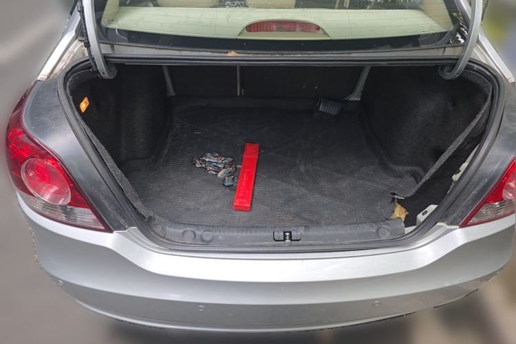 Used Volkswagen Lavida 2011 1.6L Automatic Premium Edition Trunk