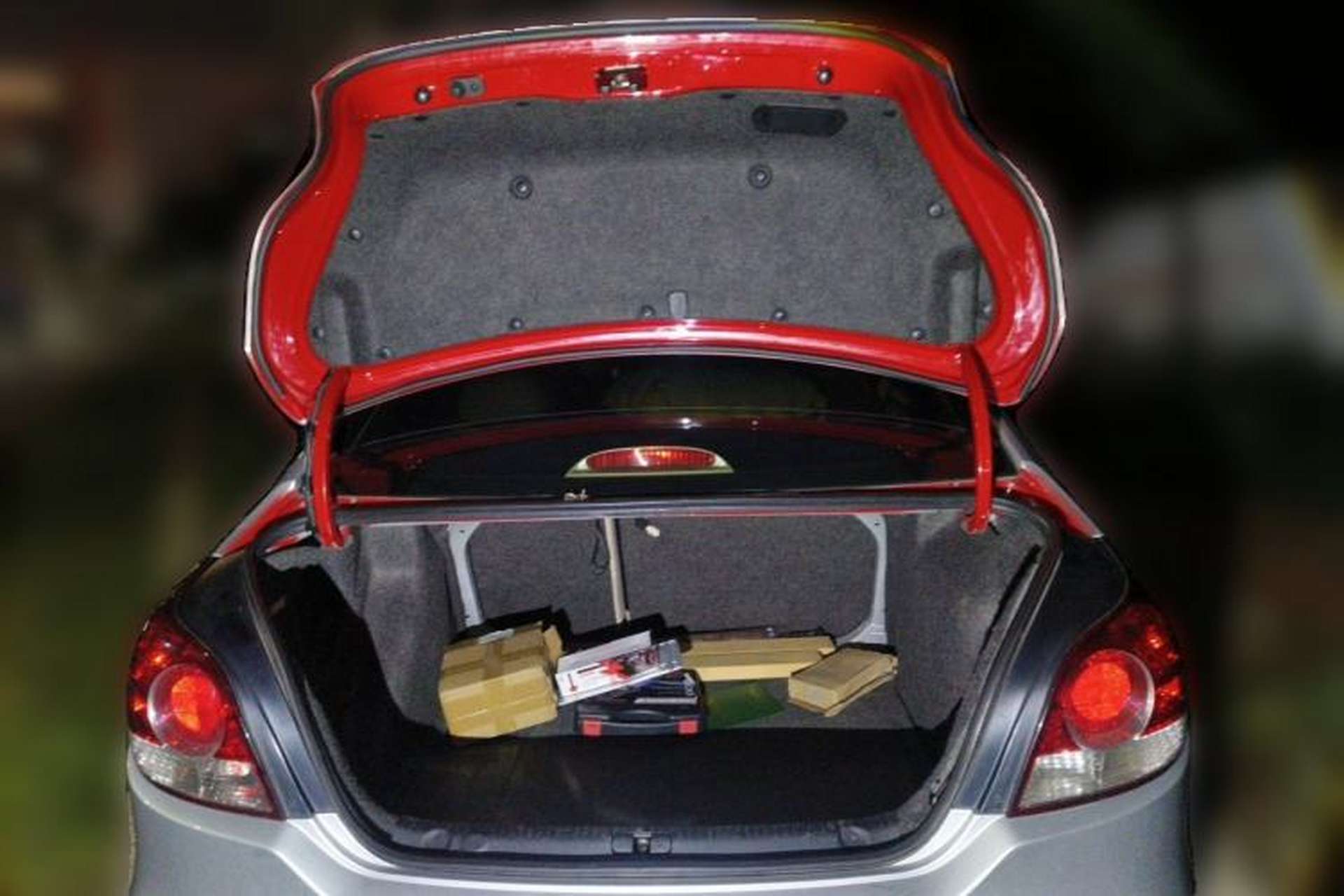 Used Volkswagen Lavida 2011 1.6L Automatic Premium Edition Trunk