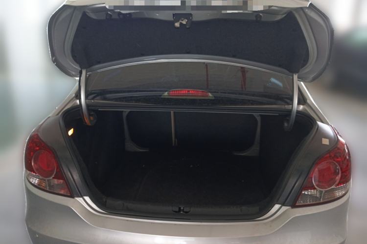 Used Volkswagen Lavida 2011 1.6L Automatic Premium Edition Trunk