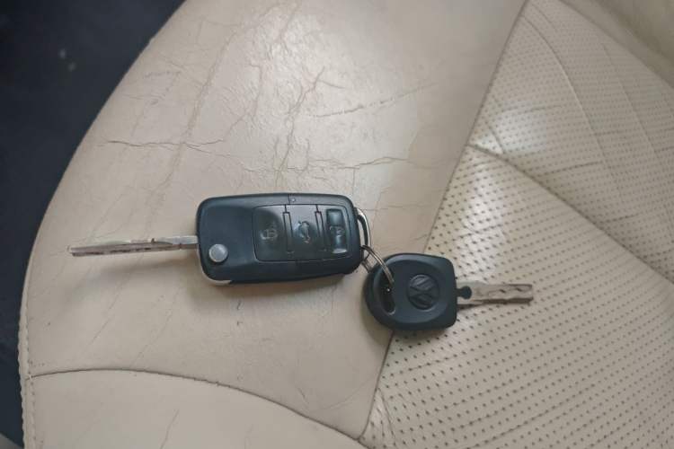 Used Volkswagen Lavida 2011 1.6L Manual - Premium Edition Vehicle Key