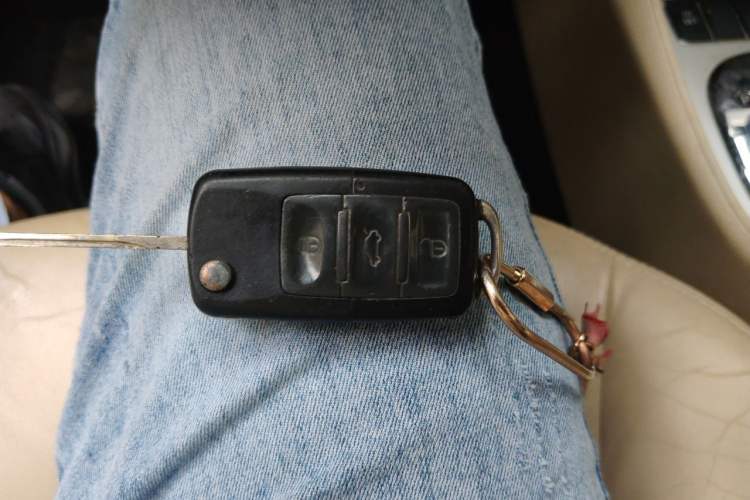Used Volkswagen Lavida 2011 1.6L Automatic Premium Edition Vehicle Key