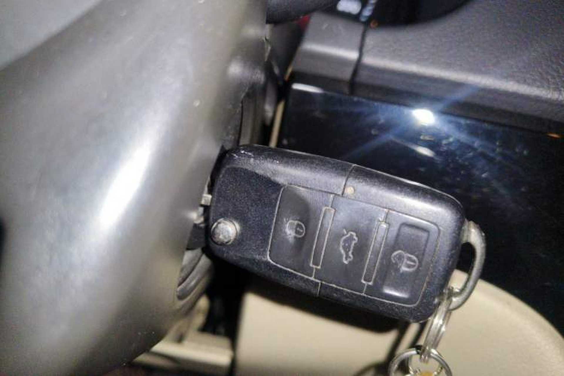 Used Volkswagen Lavida 2011 1.6L Automatic Premium Edition Vehicle Key