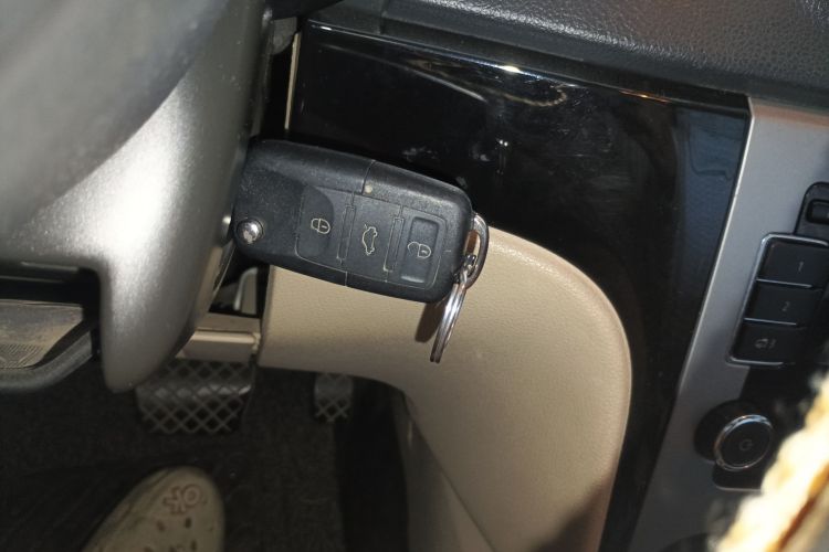 Used Volkswagen Lavida 2011 1.6L Automatic Premium Edition Vehicle Key