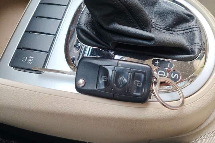 Used Volkswagen Lavida 2011 1.6L Automatic Premium Edition Vehicle Key