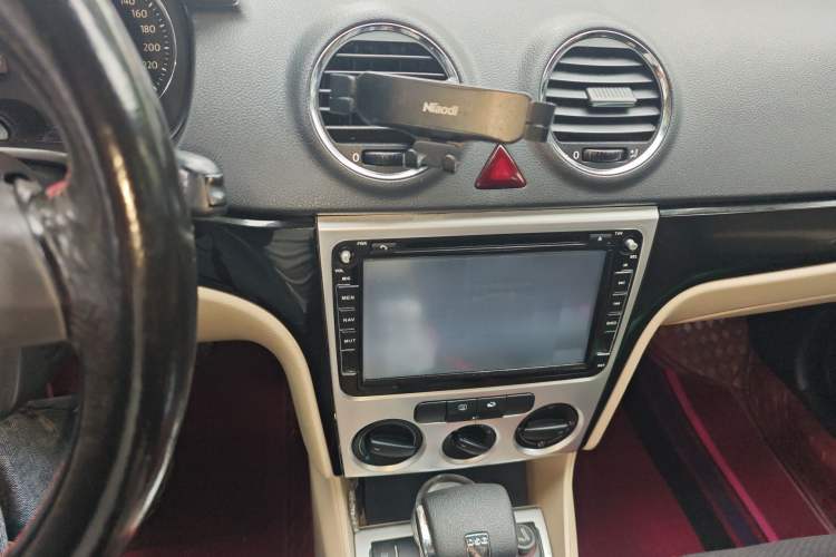Used Volkswagen Lavida 2011 1.4 TSI DSG Prestige Edition Audio And AC Panel