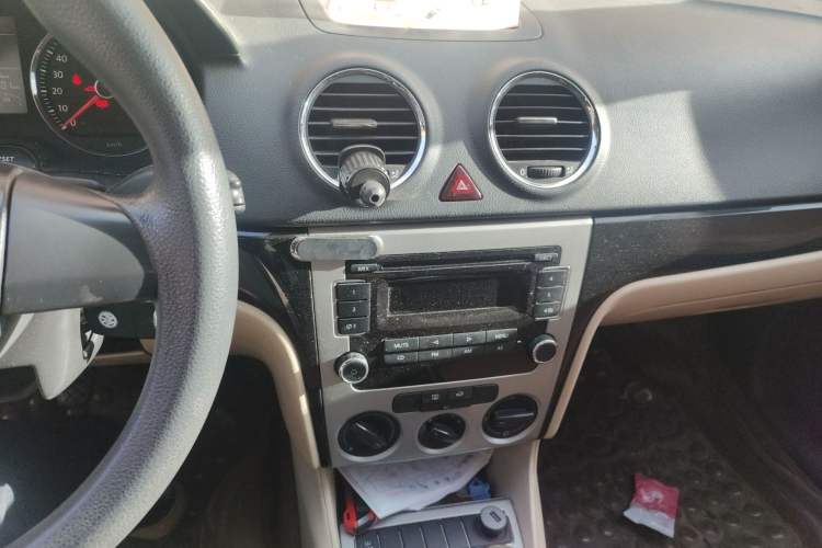 Used Volkswagen Lavida 2011 1.4 TSI Manual Prestige Edition Audio And AC Panel