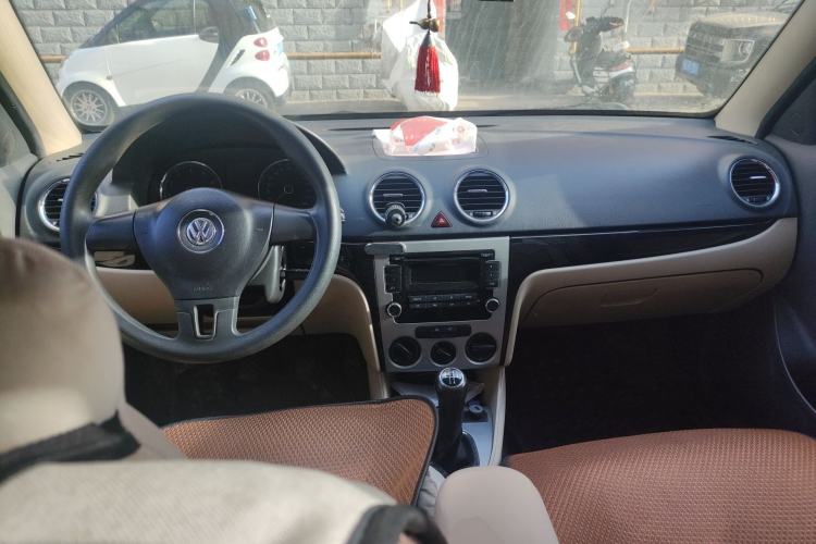 Used Volkswagen Lavida 2011 1.4 TSI Manual Prestige Edition Center Console