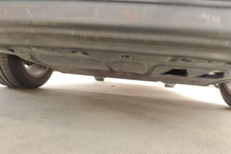 Used Volkswagen Lavida 2011 1.6L Automatic PinYou Edition Chassis Front