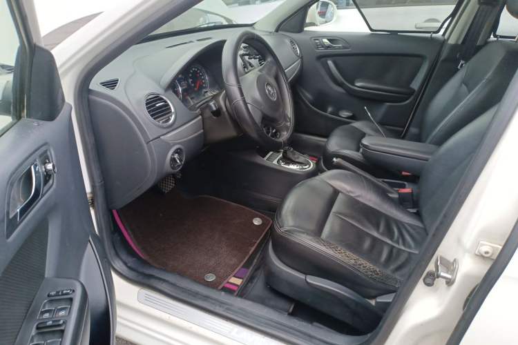 Used Volkswagen Lavida 2011 1.6L Automatic Premium Edition Driver Seat