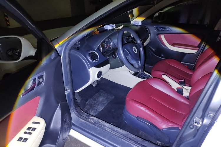 Used Volkswagen Lavida 2011 1.6L Automatic PinYou Edition Driver Seat