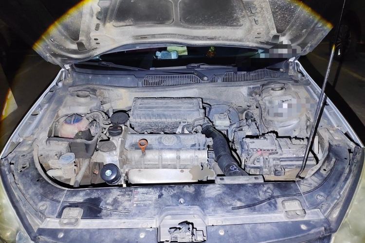 Used Volkswagen Lavida 2011 1.6L Automatic PinYou Edition Engine Bay
