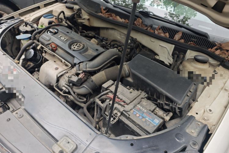 Used Volkswagen Lavida 2011 1.4 TSI DSG Prestige Edition Engine Bay Left