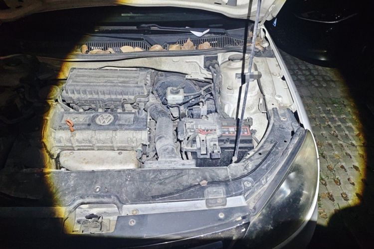 Used Volkswagen Lavida 2011 1.6L Manual Joy Version Engine Bay Left