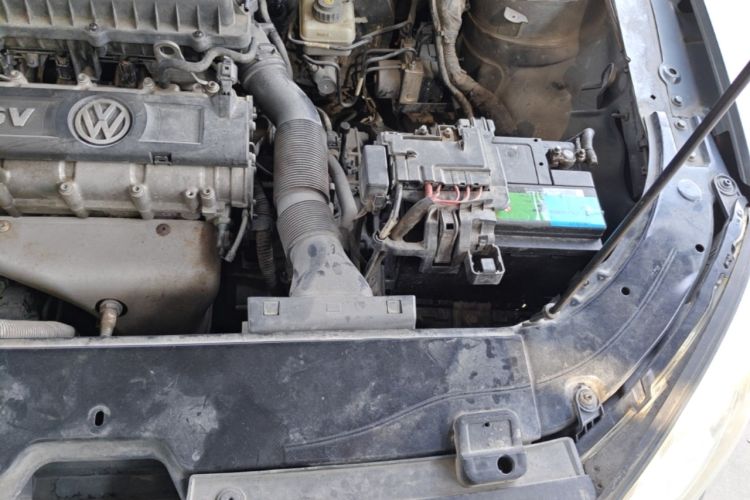 Used Volkswagen Lavida 2011 1.6L Automatic PinYou Edition Engine Bay Left