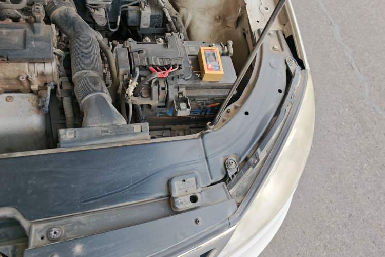 Used Volkswagen Lavida 2011 1.6L Automatic PinYou Edition Engine Bay Left