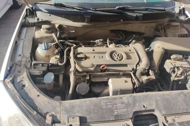 Used Volkswagen Lavida 2011 1.4 TSI Manual Prestige Edition Engine Bay Right