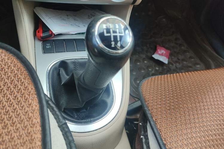Used Volkswagen Lavida 2011 1.4 TSI Manual Prestige Edition Gear Lever